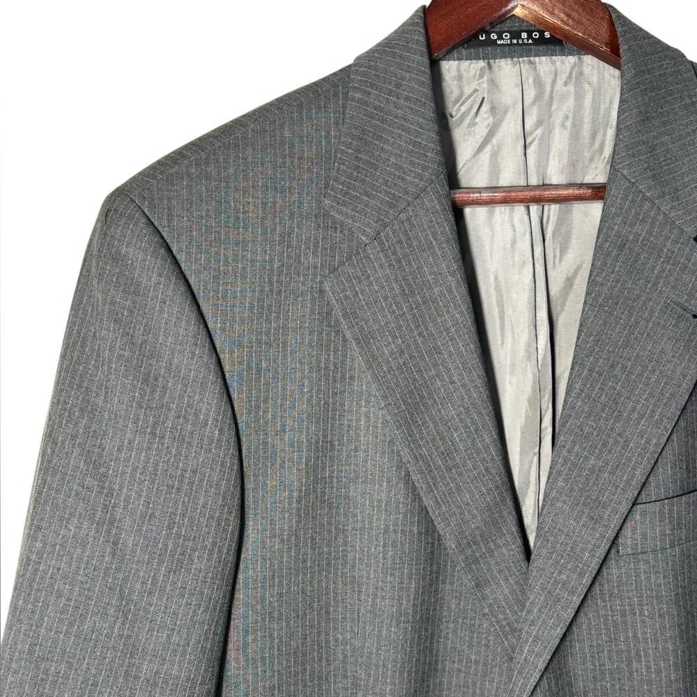 Hugo Boss super 100 finest quality 100% Schurwolle Virgin wool Size 41L Made USA